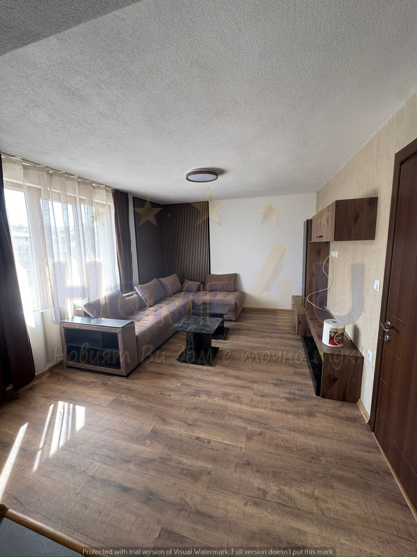 Продава се луксозно обзаведена еднофамилна триетажна къща в с. Бучино